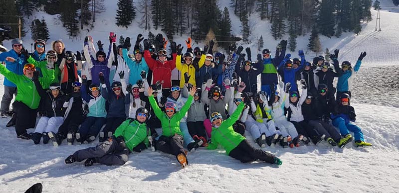 School ski group with TGM